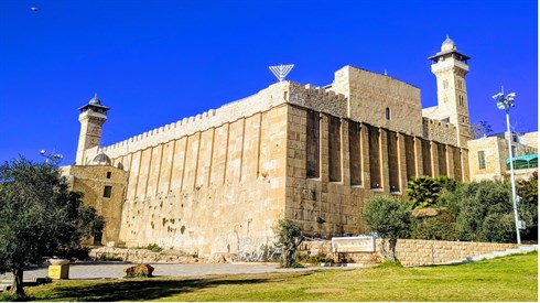 האם יש מקום לפחד לבקר במערת המכפלה?