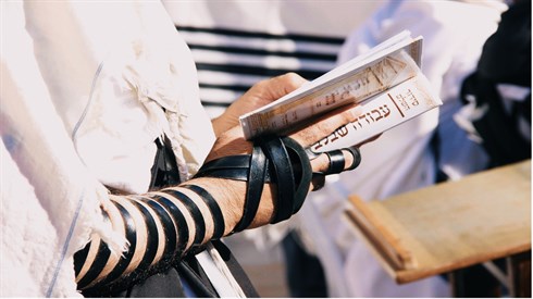 Tallit and Tefillin During Selichot