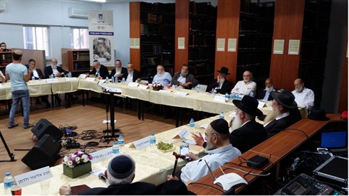 שידור חוזר מאזכרת הרב הנזיר זיע"א שידור חוזר מאזכרת הרב הנזיר זיע"א