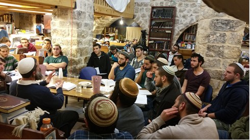 התוועדות בסמטאות צפת - פרשת חקת (ישיבת צפת) התוועדות בסמטאות צפת - פרשת חקת