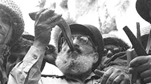 גדול וגיבור גדול וגיבור