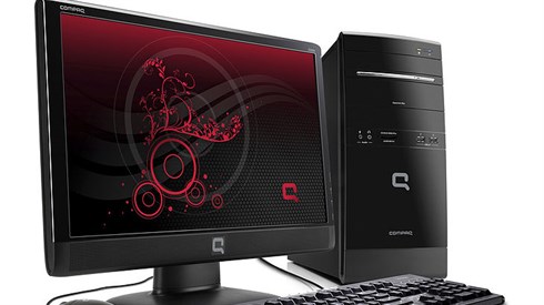 כתיבה במחשב בחול המועד (by-cc-EroticDesktops) כתיבה במחשב בחול המועד