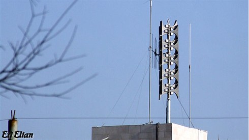 עמידה בצפירה (cc-by-אפי אליאן) עמידה בצפירה