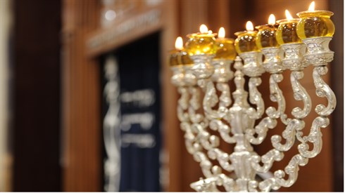 חנוכה בקורונה: הנחיות הלכתיות חנוכה בקורונה: הנחיות הלכתיות