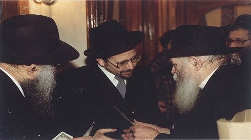 הרבי הוא המשיח?! הרבי הוא המשיח?!