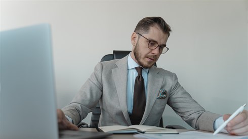 האם מותר להתגלח בשביל ראיון עבודה? האם מותר להתגלח בשביל ראיון עבודה?