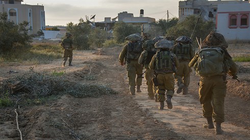 מתפללים לשלום החיילים מתפללים לשלום החיילים