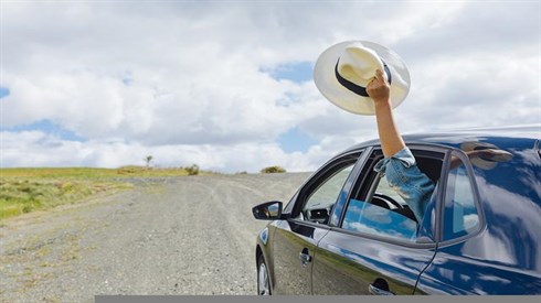 האם צריך לעצור את הרכב בזמן תפילת הדרך? האם צריך לעצור את הרכב בזמן תפילת הדרך?