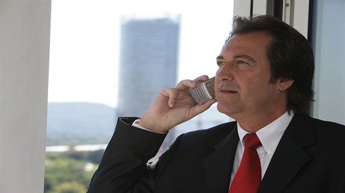 מה החפץ חיים ענה לאדם שאמר לו שאין לו זמן ללימוד תורה בגלל שהוא עסוק בעסקים שלו? מה החפץ חיים ענה לאדם שאמר לו שאין לו זמן ללימוד תורה בגלל שהוא עסוק בעסקים שלו?