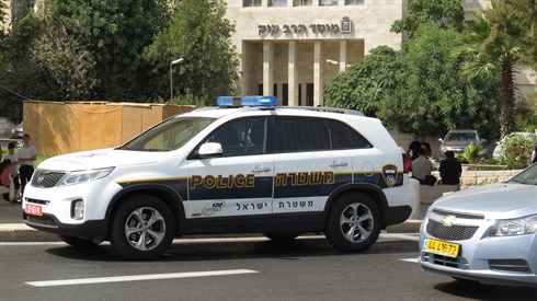 מתפללים לרפואת נפגעי הפיגוע בירושלים מתפללים לרפואת נפגעי הפיגוע בירושלים