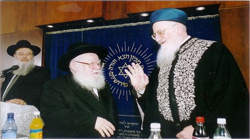 גדלותו ומידותיו של הרב מרדכי אליהו זצוק"ל גדלותו ומידותיו של הרב מרדכי אליהו זצוק"ל
