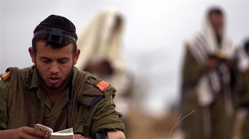 מדוע דתיים לאומיים כן מתגייסים לצבא ? מדוע דתיים לאומיים כן מתגייסים לצבא ?