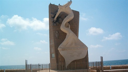 במעלות קדושים במעלות קדושים