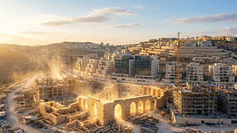 בניין החול ובניין הקודש בגאולה בניין החול ובניין הקודש בגאולה