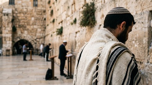 מאריכים בתפילה ומפספסים קדושה? ככה תנהגו מאריכים בתפילה ומפספסים קדושה? ככה תנהגו