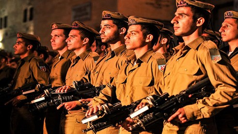 יום הזכרון באתר ישיבה (cc--by-Israel Defense Forces cc--by-Israel Defense Forces ) יום הזכרון באתר ישיבה