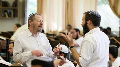 למה להקשיב לרבנים? למה להקשיב לרבנים?