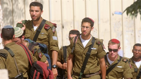 יחידות קרביות מעורבות בצה"ל / הרב זלמן מלמד יחידות קרביות מעורבות בצה"ל / הרב זלמן מלמד
