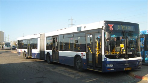 שינה באוטבוס בסוכות (Ori~) שינה באוטבוס בסוכות